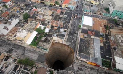 Guatemala Sinkholes on America  Creates Sinkhole In Guatemala   Guatemala Sinkhole   Zimbio