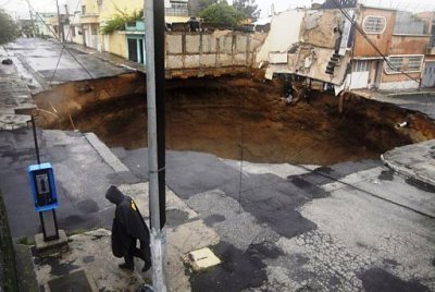 guatemala-sinkhole-2