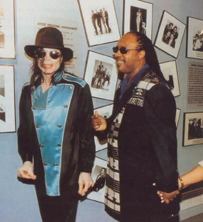 http://uktodaynews.com/wp-content/uploads/2010/06/stevie-wonder-and-michael-jackson.jpg