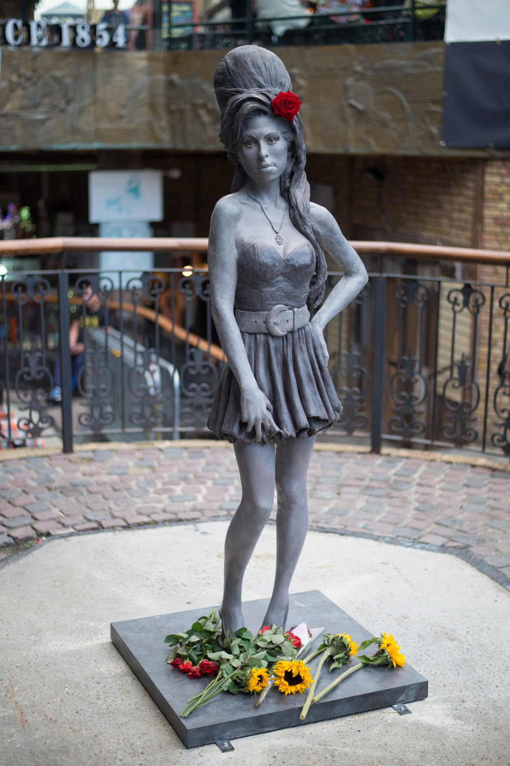 Amy Winehouse statue north london