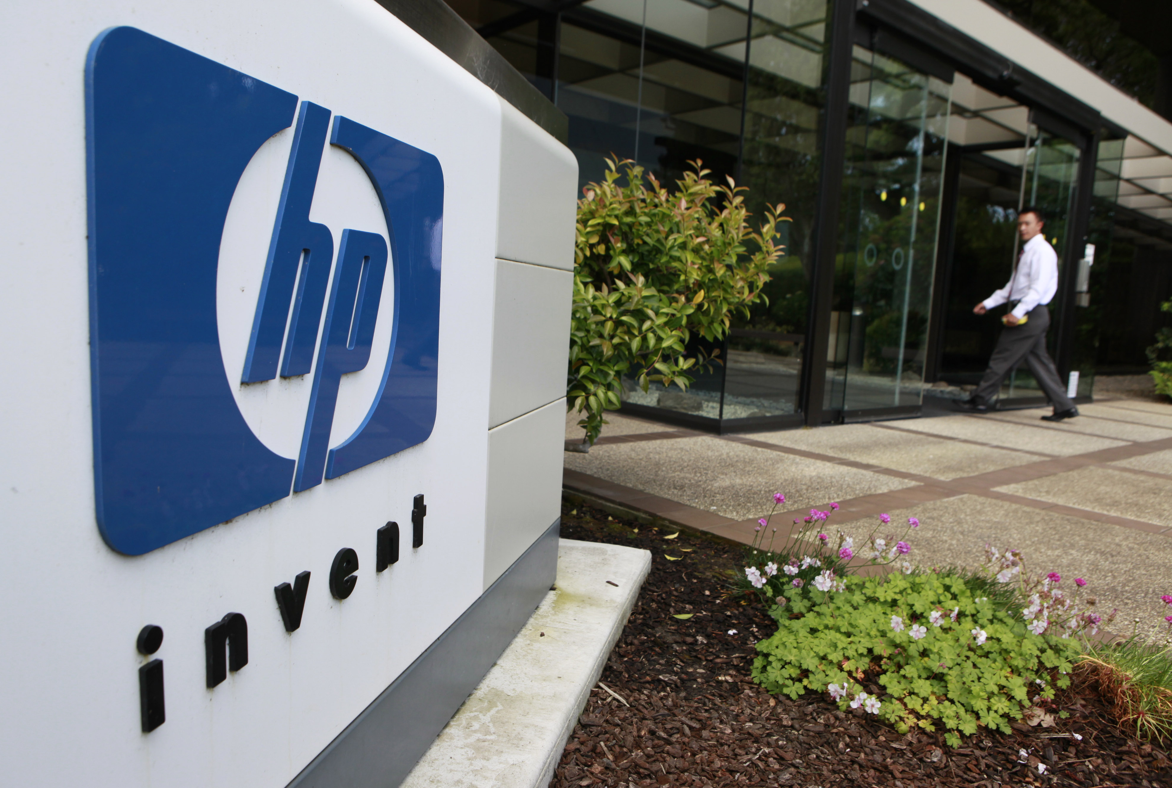 Hewlett-Packard business restructure