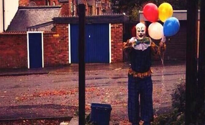 creepy-clown-in-northhampton