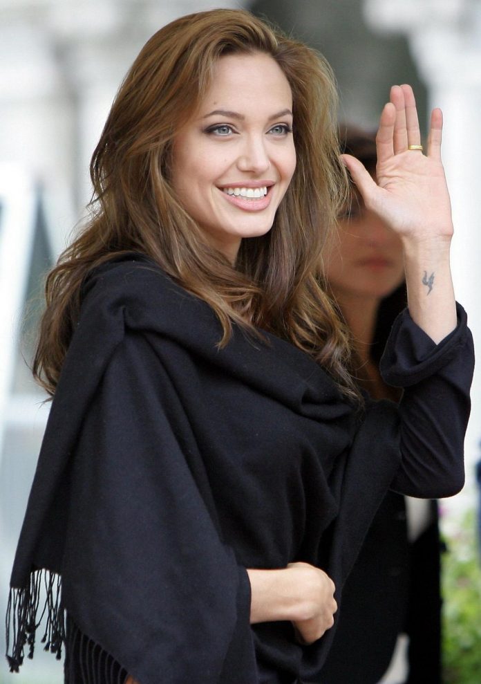 Queen Elizabeth deems Angelina Jolie a Dame - UK Today News
